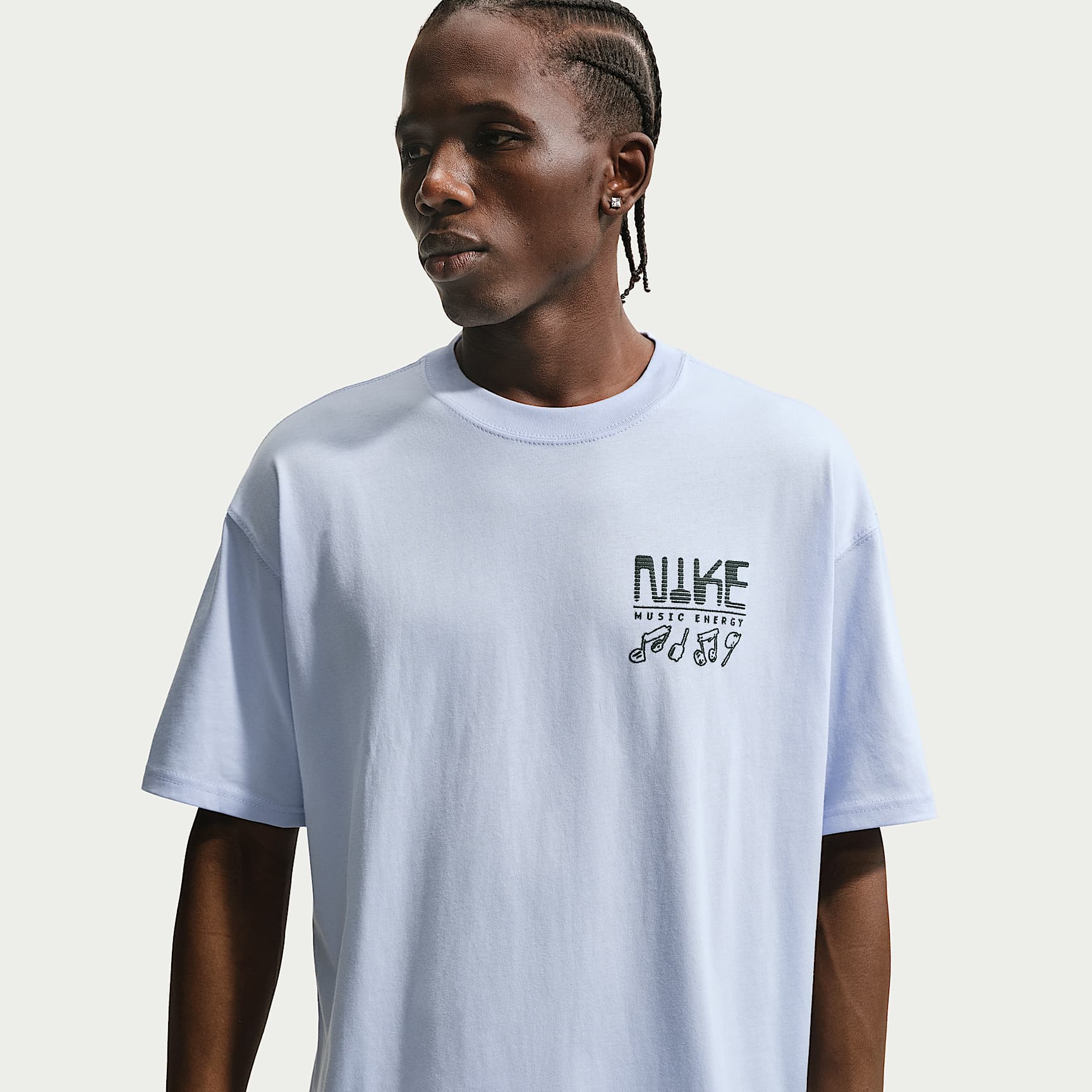 Nike Sportswear Tişört. Nike TR